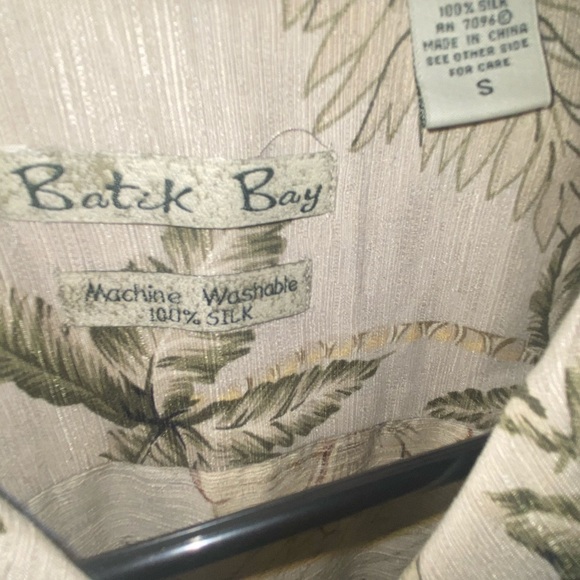 Batik Bay 100% Silk Mens Short Sleeve Button Up Shirt - Picture 3 of 3